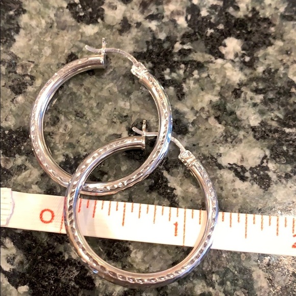 14K White Gold 1.25 inches Hoop Earrings 3mm - Picture 5 of 6
